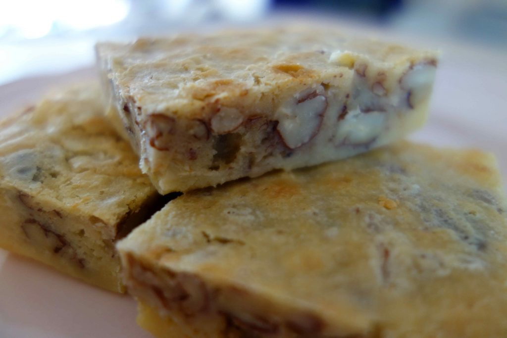 Blondies mit Pekannüssen