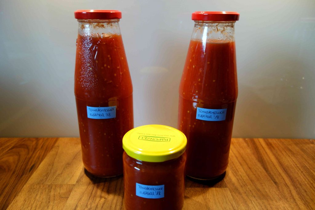  rustic homemade tomato sauce