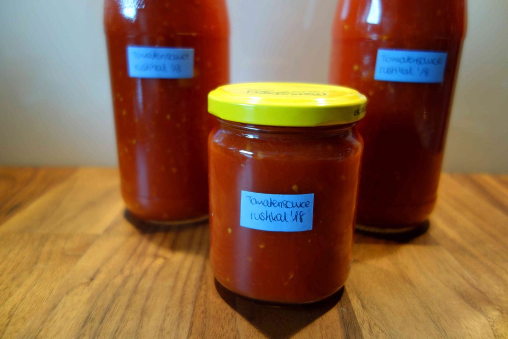  rustic homemade tomato sauce